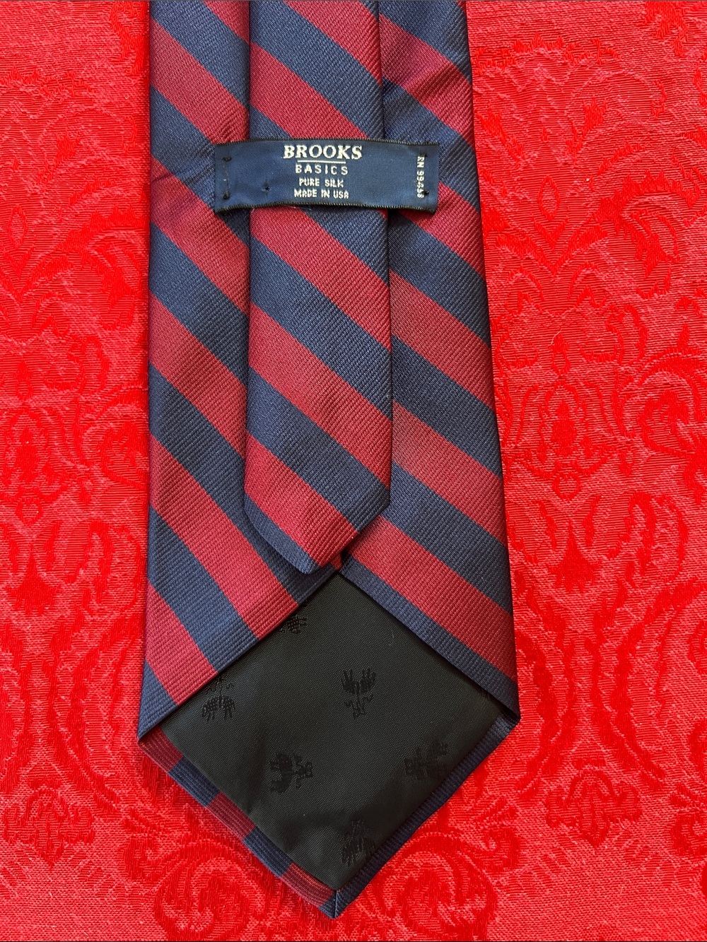 Brooks Brothers Basics Red Navy Striped Silk Tie Made USA Classic Preppy